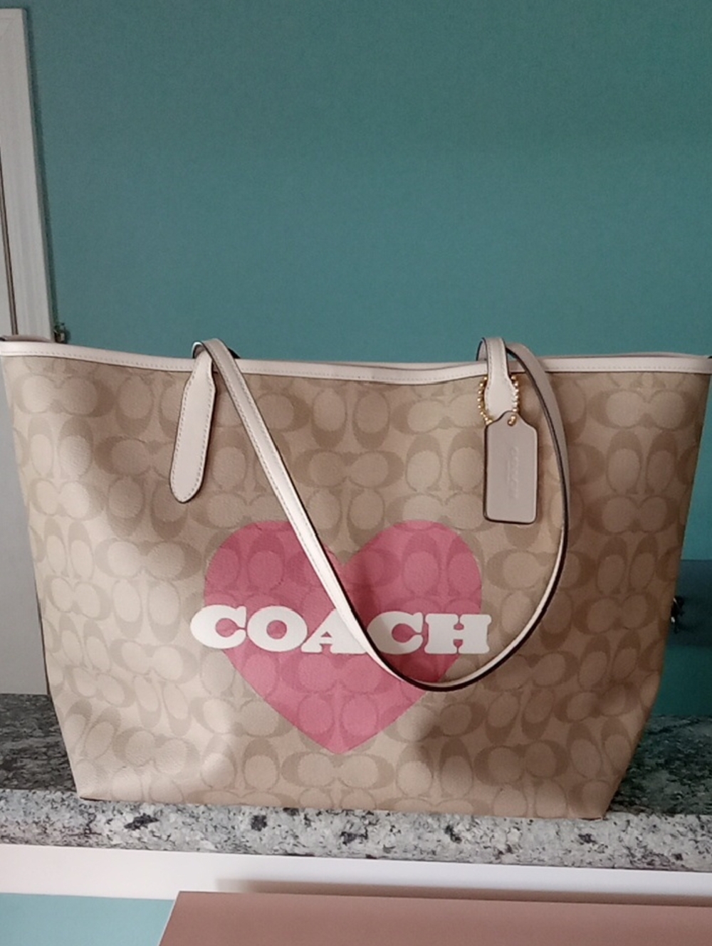 COACH Beige Canvas Heart Logo Tote with Pink Heart Excellent 🩷🩷🩷🩷